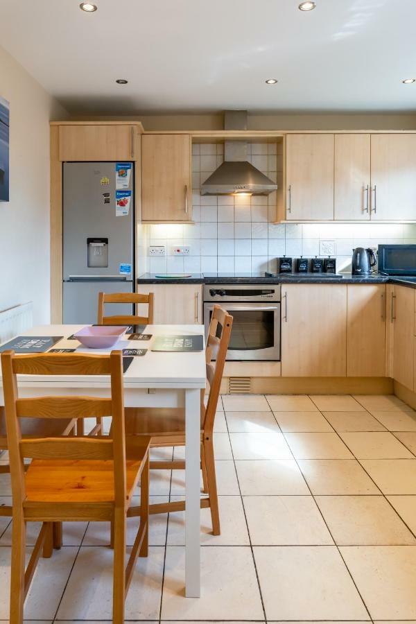 Newcastle City Centre Spacious Town House Free Parking And Wifi Extérieur photo